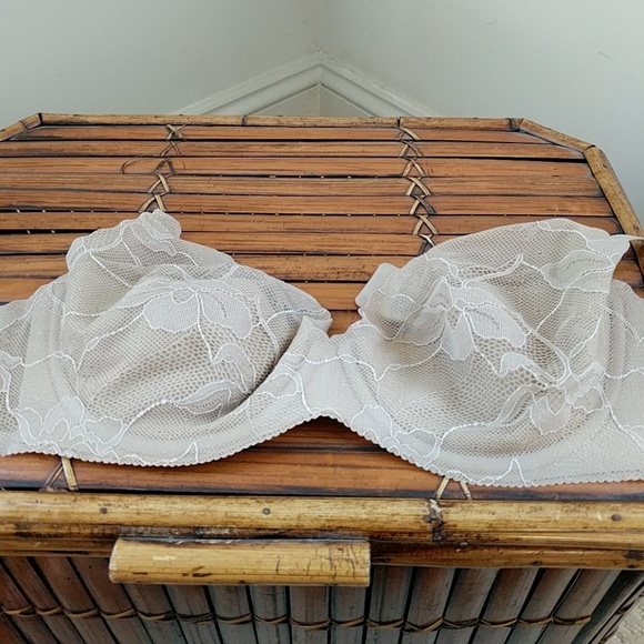 Calvin Klein Other - 32DD bra, Calvin Klein Calvin Klein Other - 32DD bra, Calvin Klein